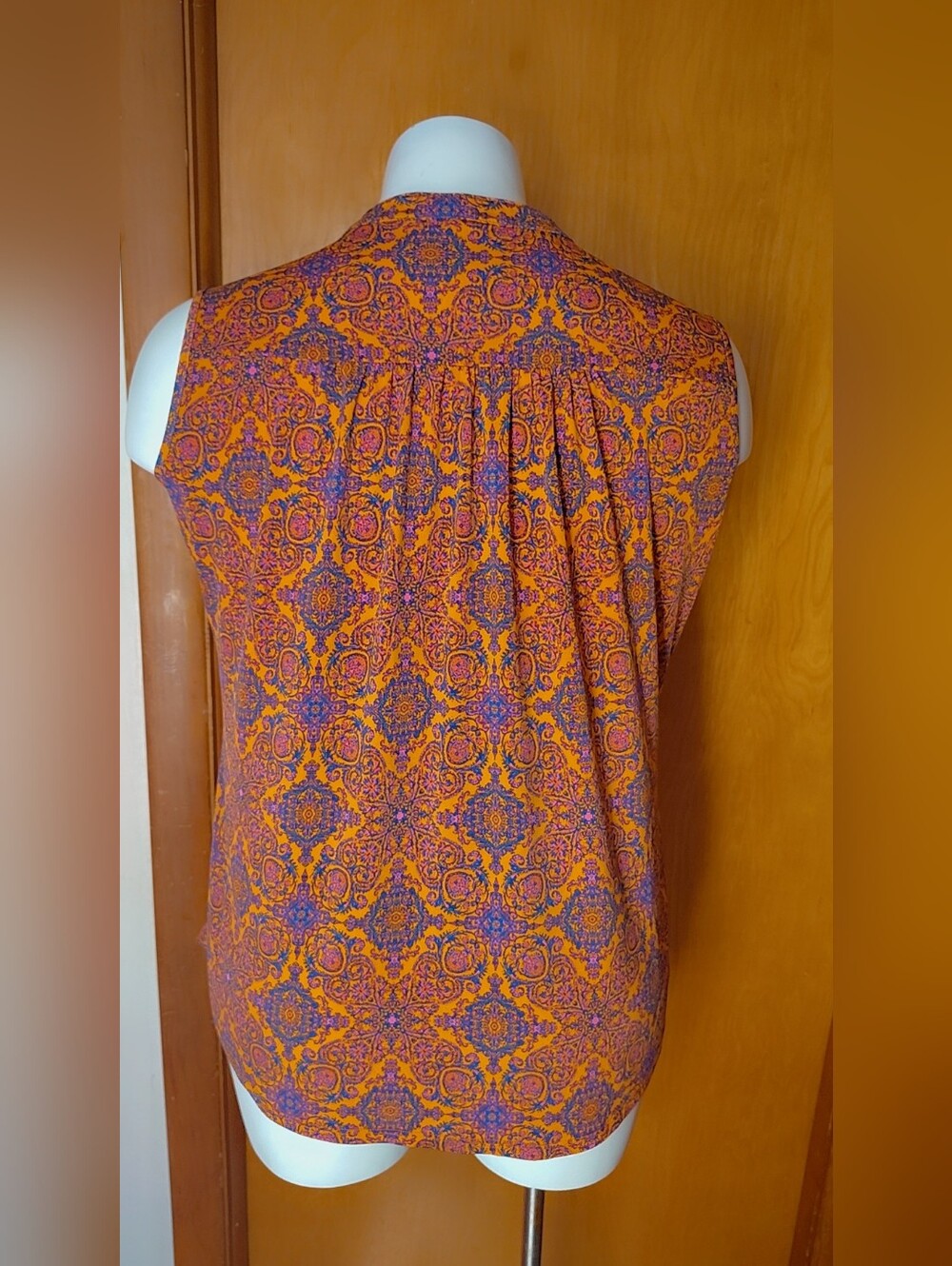 Sleeveless V-Neck Paisley Print Women's Top in Orange and Purple - Picture 6 of 8